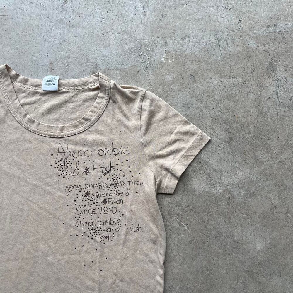 2000s y2k Abercrombie and Fitch tee Womens size L